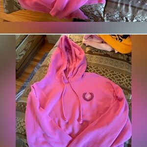 Pink Hoodie with Embroidered Logo Cropped.EXCELENT NEW CONDITION